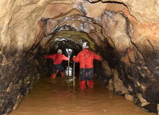 Grupo de espeleólogos percorreu galeria nas Minas do Limarinho